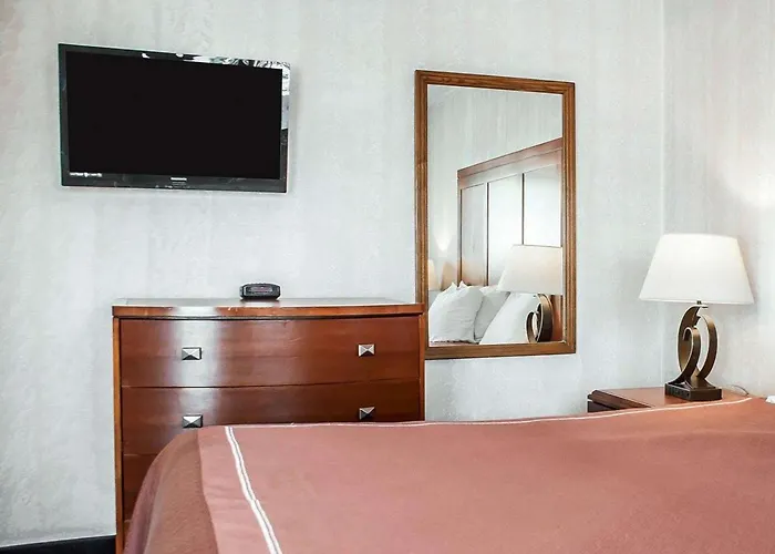 Rodeway Inn & Suites Niagara Falls