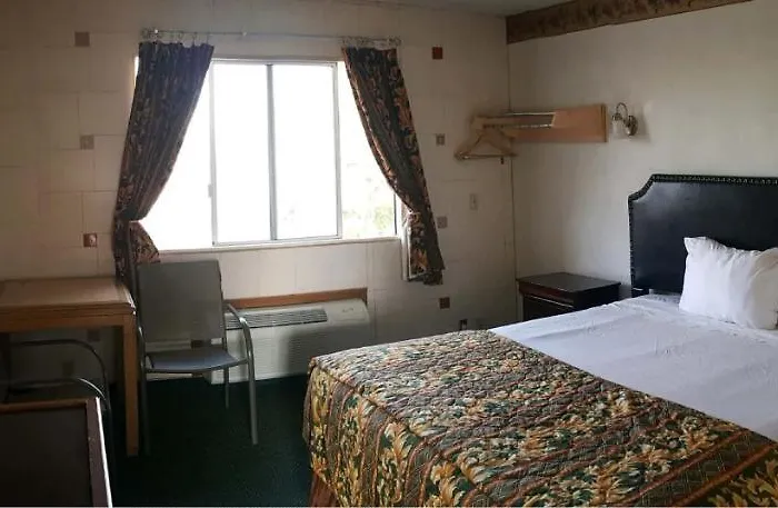 Downey Inn Luxury Suites