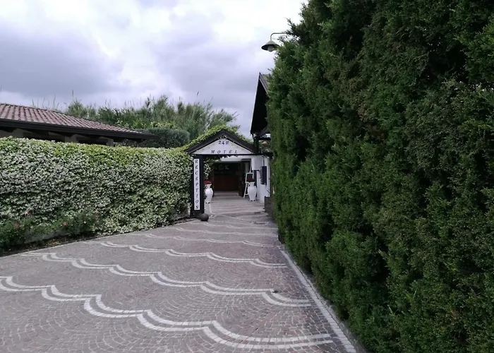 Aversa Hotels