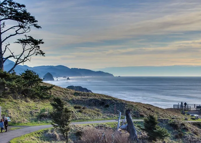 Beaches Inn | Herons Nest Loft Cannon Beach
