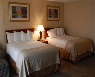 The Waverton Hotel Elmhurst