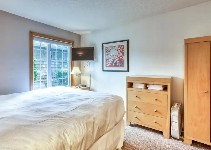 Beaches Inn Fourplex Cannon Beach