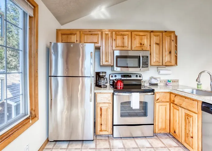 Beaches Inn | Pelicans View Cottage Cannon Beach