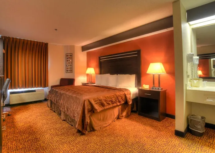 Smoky Mountain Inn & Suites Cherokee