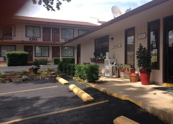 The Parkwood Inn & Suites Mountain View
