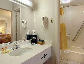 Days Inn Williamsburg Central