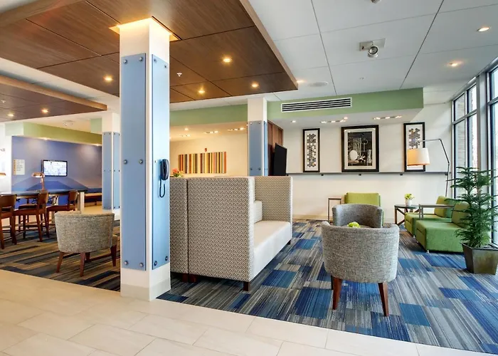 Holiday Inn Express & Suites Galesburg By Ihg
