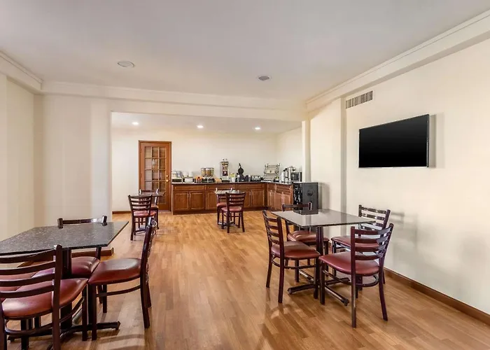 Mesilla Valley Days Inn & Suites Las Cruces